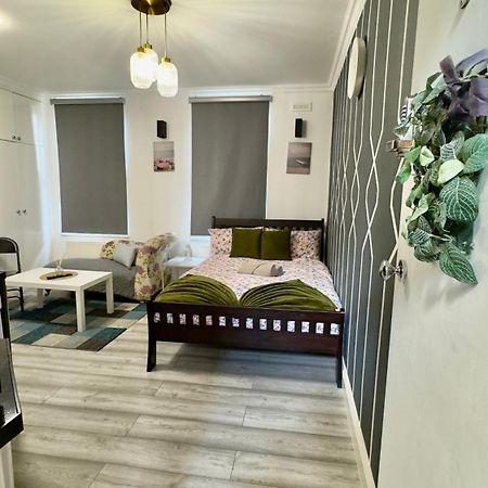 Guest&Rest 5 Apartment Лондон Екстериор снимка