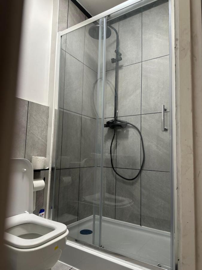 Guest&Rest 5 Apartment Лондон Екстериор снимка