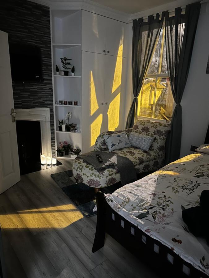 Guest&Rest 5 Apartment Лондон Екстериор снимка