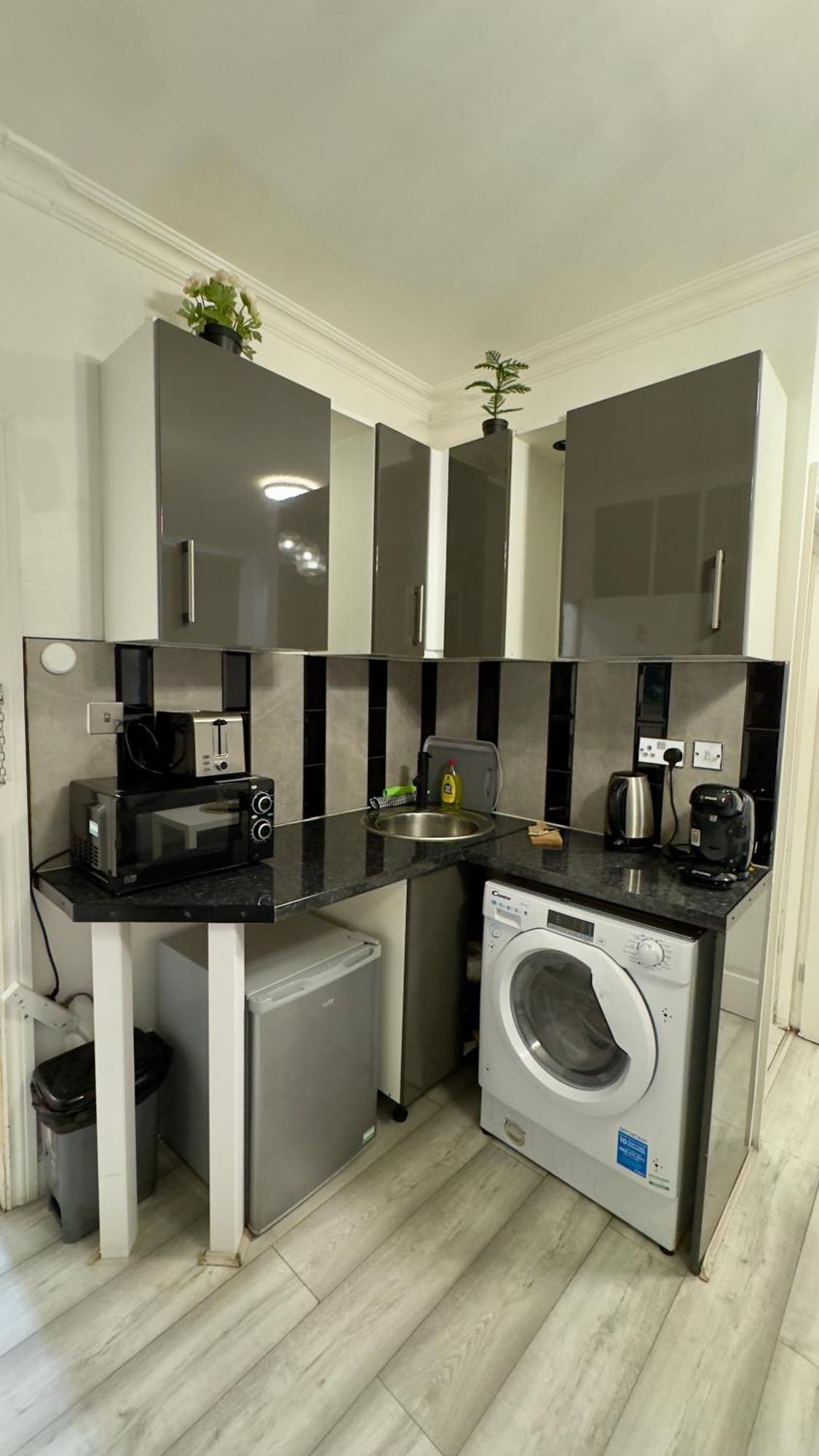 Guest&Rest 5 Apartment Лондон Екстериор снимка
