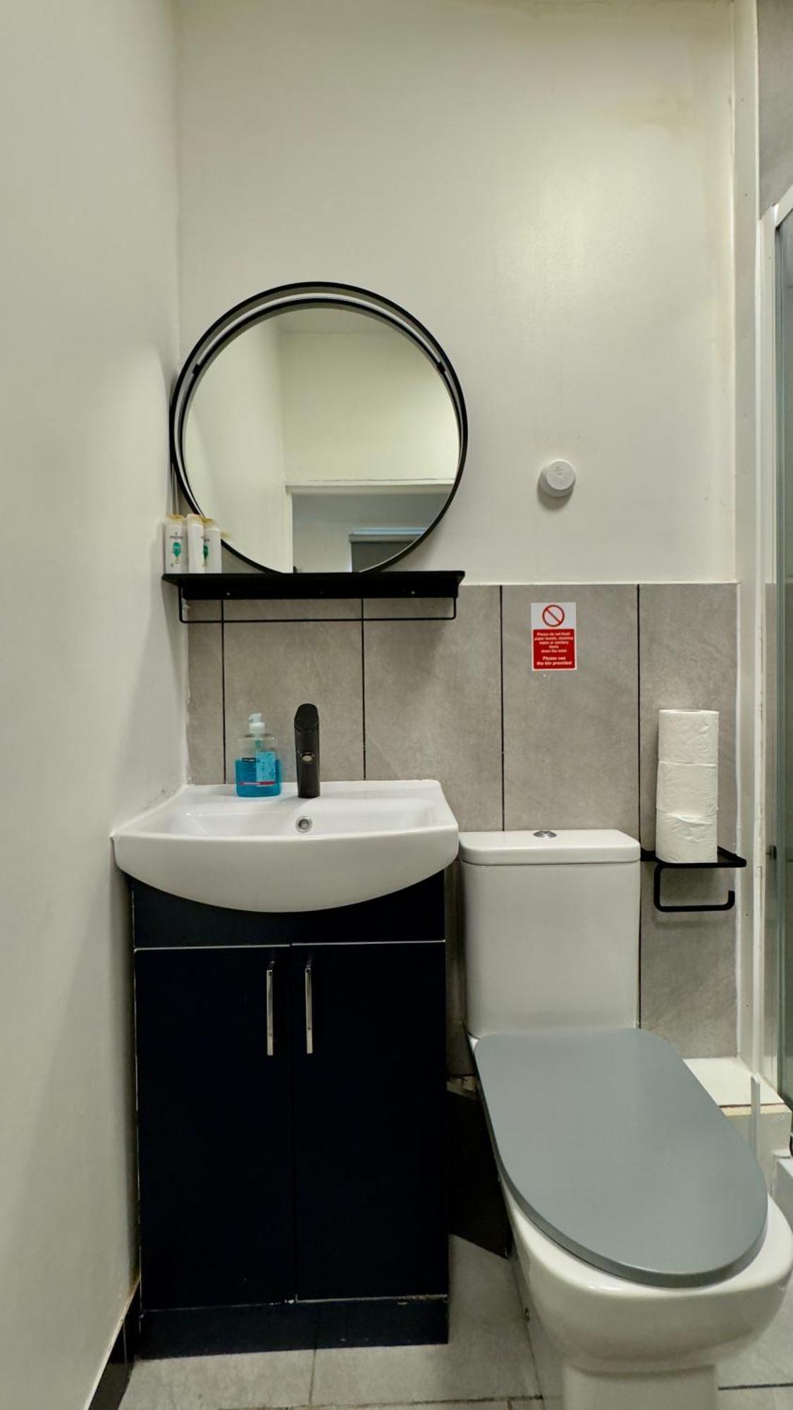 Guest&Rest 5 Apartment Лондон Екстериор снимка