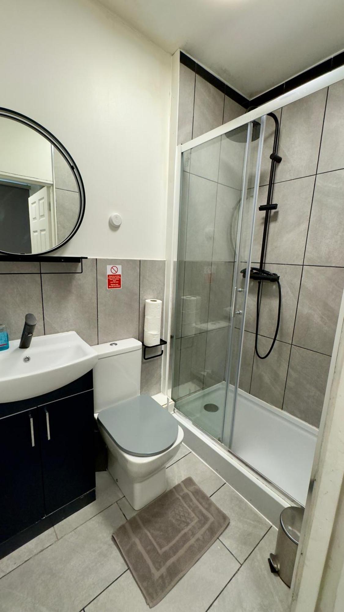 Guest&Rest 5 Apartment Лондон Екстериор снимка